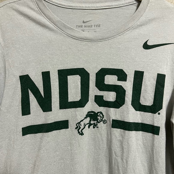 Nike NDSU North Dakota State Long Sleeve Shirt Size Small - Picture 3 of 4